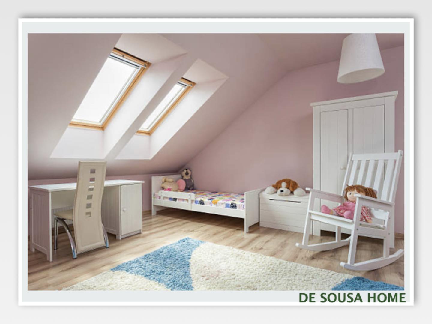 Chambre d'enfant aménagée dans les combles avec deux fenêtres de toit Velux, réalisation De Sousa Home, Hauts-de-France